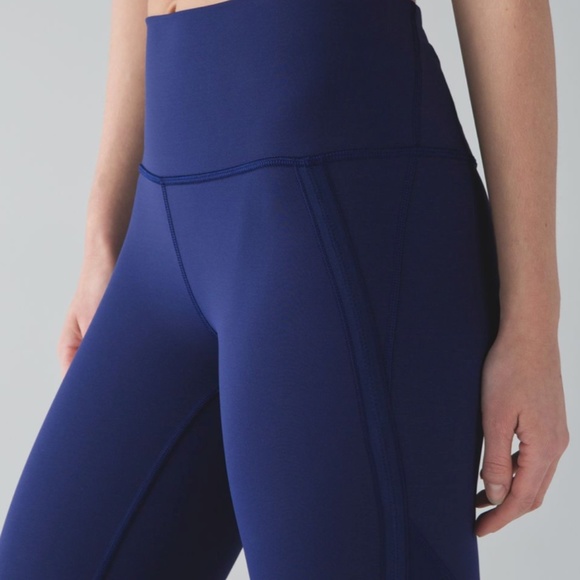 Lululemon Minimalist Tight (Full-On Luxtreme) - Picture 4 of 7